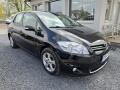 Toyota Auris 1.6 i Po kroupech 