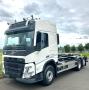 Volvo FM 460 6x2 nosi kontejner