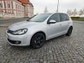 Volkswagen Golf 2L TDI 103KW, LED, SPL�TKY 
