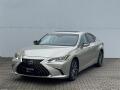 Lexus ES 300h 2.5 HSD e-CVT Business Edition