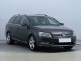 Volkswagen Passat Highline 2.0 TDI, Navi, Xenony