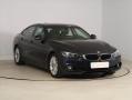BMW Sport Line 418i, Benzn