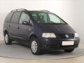Volkswagen Sharan 2.0, 7�m�st, po STK, Ta�n�