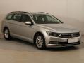 Volkswagen Passat 2.0 TDI, Serv.kniha, Navi