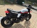 Ducati Scrambler Urban Motard ve v�born�m stavu, s bra�nami