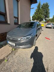 Opel Astra 1.6 CDTI  klima, z�vada motoru