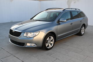 �koda Superb 2.0TDI 125KW Rezervace 12/2011