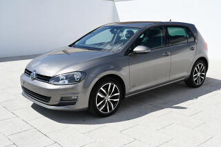 Volkswagen Golf 1.2TSI 81KW BMT rezervace