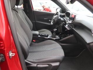 Peugeot 2008 (2023) 1.2 PureTech - náhled 9