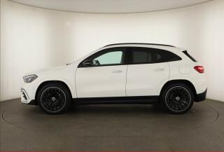 Mercedes-Benz GLA 220 4MATIC, AMG LINE