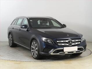 Mercedes-Benz E 400 d, ACC, V�h�ev, Pano