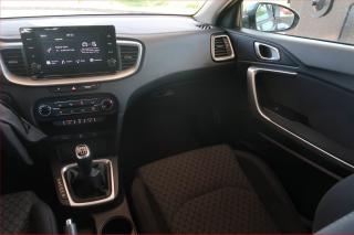 Kia Ceed (2022) 1.5 T-GDI MHEV, 35 TKM - náhled 8