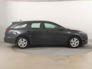 Kia Ceed (2022) 1.5 T-GDI MHEV, 35 TKM - náhled 6