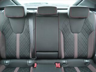 Škoda Octavia (2024) RS 1.4 TSI iV - náhled 10