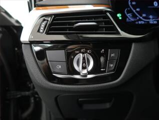 BMW Řada 5 (2022) 540d xDrive - náhled 28