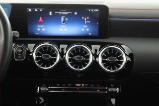 Mercedes-Benz CLA (2025) 200, AMG Line - náhled 9