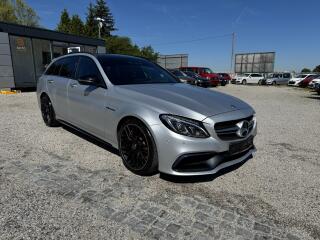 Mercedes-Benz C63S AMG V8 Biturbo 