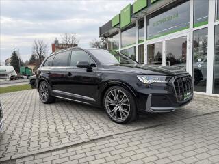 Audi Q7 3.0   S line