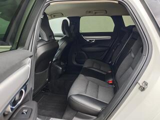 Volvo V90 (2019) 2.0 D4 FWD Momentum 140kW 8AT - náhled 15