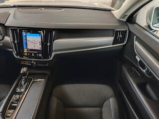 Volvo V90 (2019) 2.0 D4 FWD Momentum 140kW 8AT - náhled 19