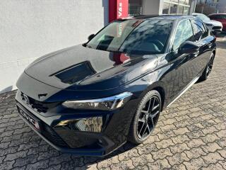 Honda Civic (2025) 2.0e:HEV Advance Black SKLADEM - náhled 2