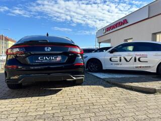 Honda Civic (2025) 2.0e:HEV Advance Black SKLADEM - náhled 27