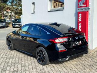 Honda Civic (2025) 2.0e:HEV Advance Black SKLADEM - náhled 4