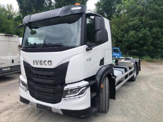 Iveco X-WAY 6x2 s nosiem HYVA