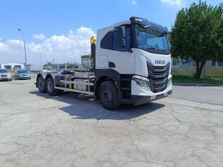 Iveco X-WAY 6x2 s nosiem HYVA