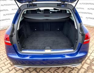Mercedes-Benz Třídy C 180 Avangarde AMG-line ,111t.k - náhled 11