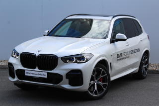 BMW X5 M50i