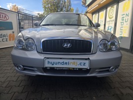 Hyundai Sonata 2.0-po kroupch,jinak TOP stav