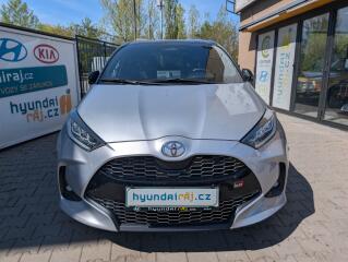 Toyota Yaris 1.5-GR-SPORT-HYBRID-TOP V�BAVA