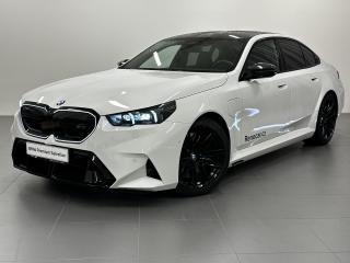 BMW M5 Sedan