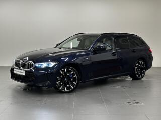 BMW 330e xDrive Touring Ta�n� Pano