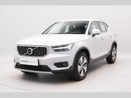 Volvo XC40 T4 RECHARGE REZERVACE