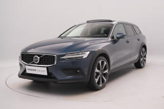 Volvo V60 CC B5 AWD ULTIMATE REZERVACE