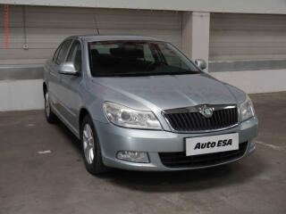 �koda Octavia 1.4 TSi, AC, v�h�ev sed