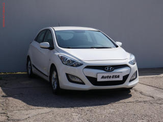Hyundai i30 1.4 i, R, AC, temp, STK4/27