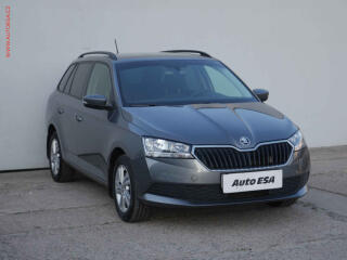 �koda Fabia 1.0 TSI, AC, v�h�ev sed
