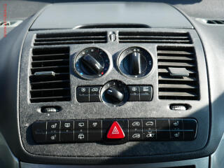 Renault Captur (2017) 1.2 TCe, ČR, Intense, navi, - náhled 11