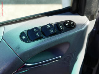 Renault Captur (2017) 1.2 TCe, ČR, Intense, navi, - náhled 15