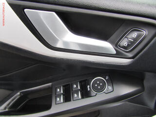 Ford Focus (2020) 1.5TDCi, AC, park.čidla - náhled 11