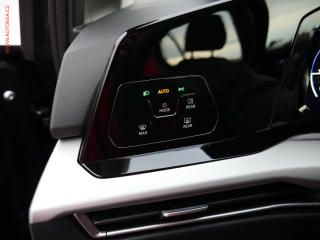 Volkswagen Golf (2024) 1.0ETSI, 1.maj,ČR, DSG, LED - náhled 14