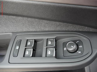 Volkswagen Golf (2024) 1.0ETSI, 1.maj,ČR, DSG, LED - náhled 15