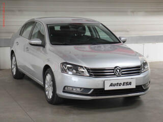 Volkswagen Passat 2.0 TDi, �R, Bixen, AC, STK3
