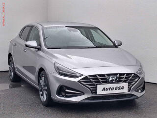 Hyundai i30 1.5 T-GDi 48V MHEV, 2.maj,�R