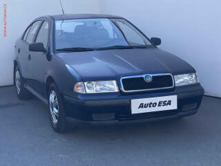 �koda Octavia 1.6MPi, �R