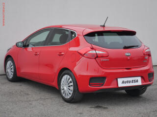 Kia Ceed (2016) 1.6 CRDi, ČR, AC, navi, park - náhled 6