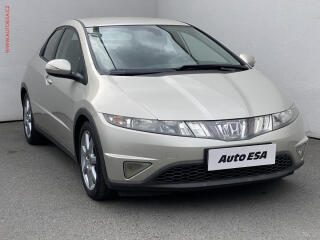 Honda Civic 1.8i, AC, v�h�ev sed